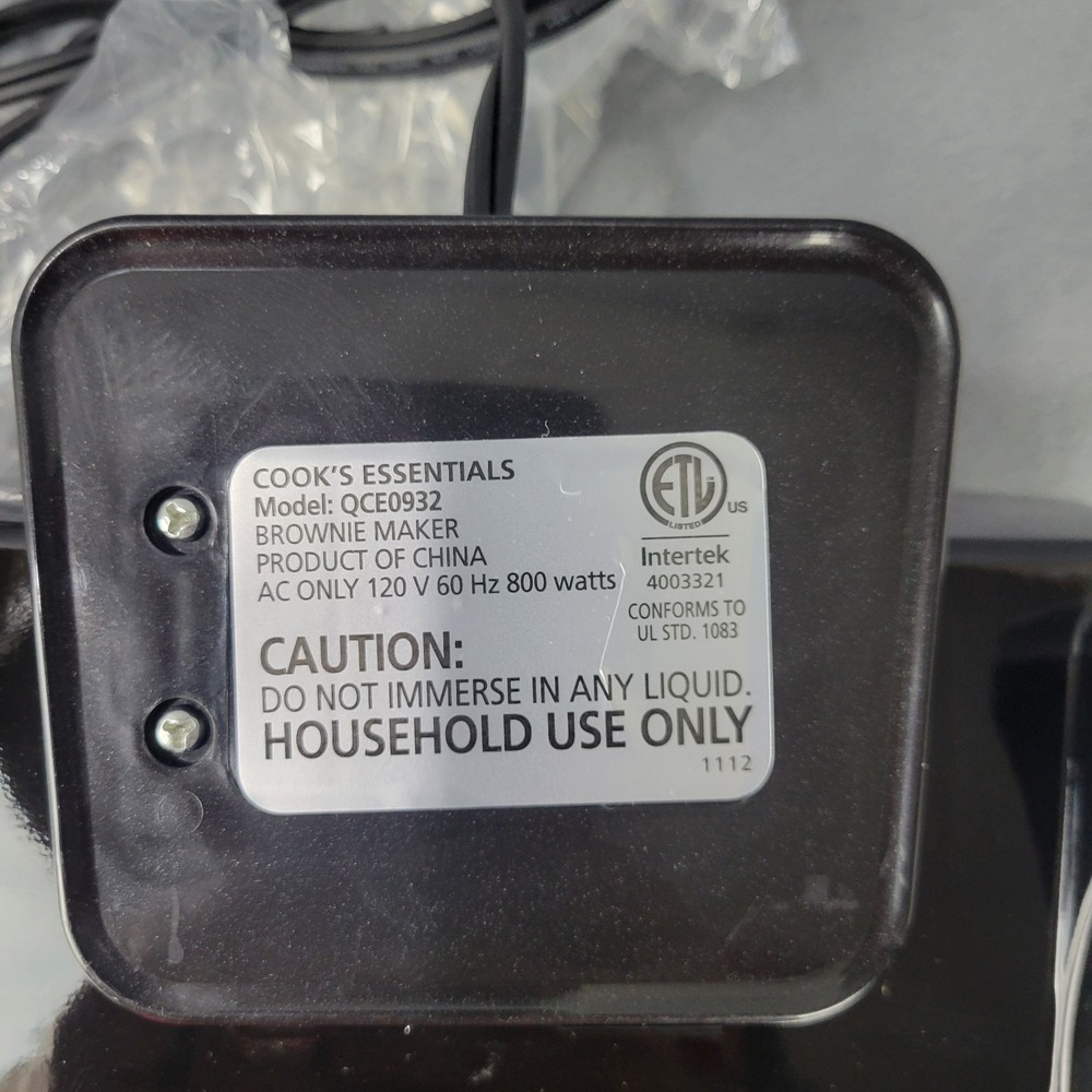 Cook's Essentials QCE0932 Brownie Maker Black Electric 800W with Owner's Manual - Picture 3 of 4